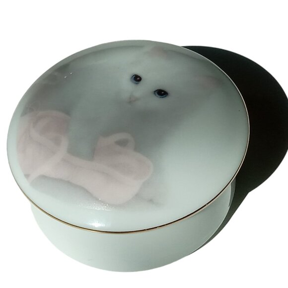 Otagiri Vintage Porcelain Trinket Box, White Kitten with Ballet Shoe, Cute - Picture 7 of 13